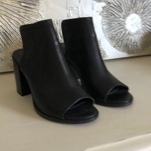 Steve Madden sandals